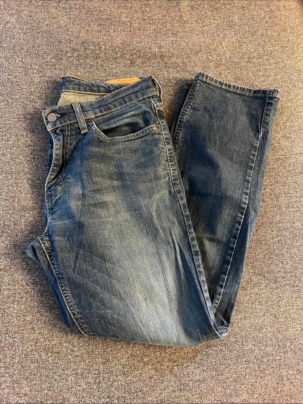 Levi’s Men's Straight Jeans in Medium Blue Wash